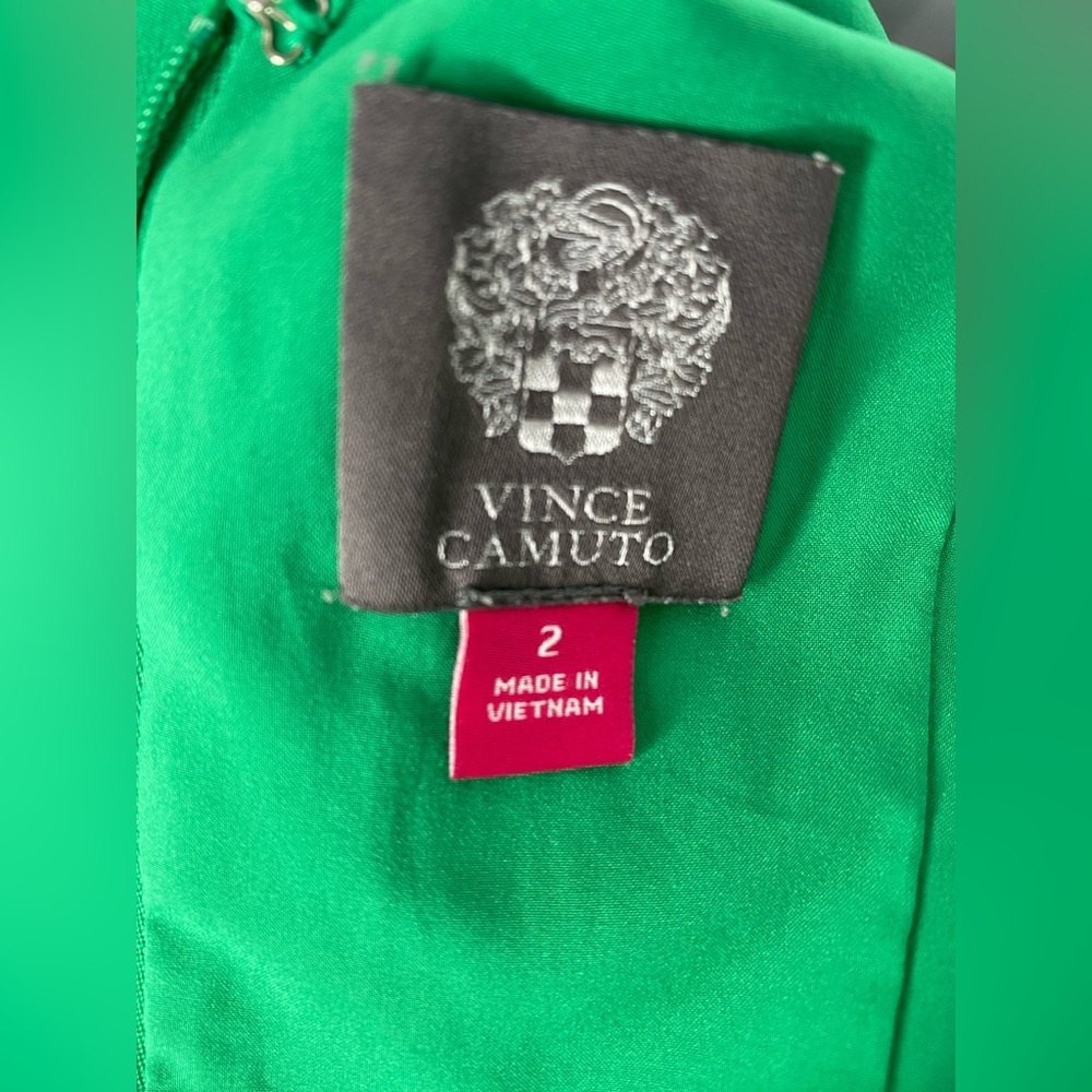 Vince Camuto Floral A line Handkerchief Green V-Neck Dress - Picture 7 of 12